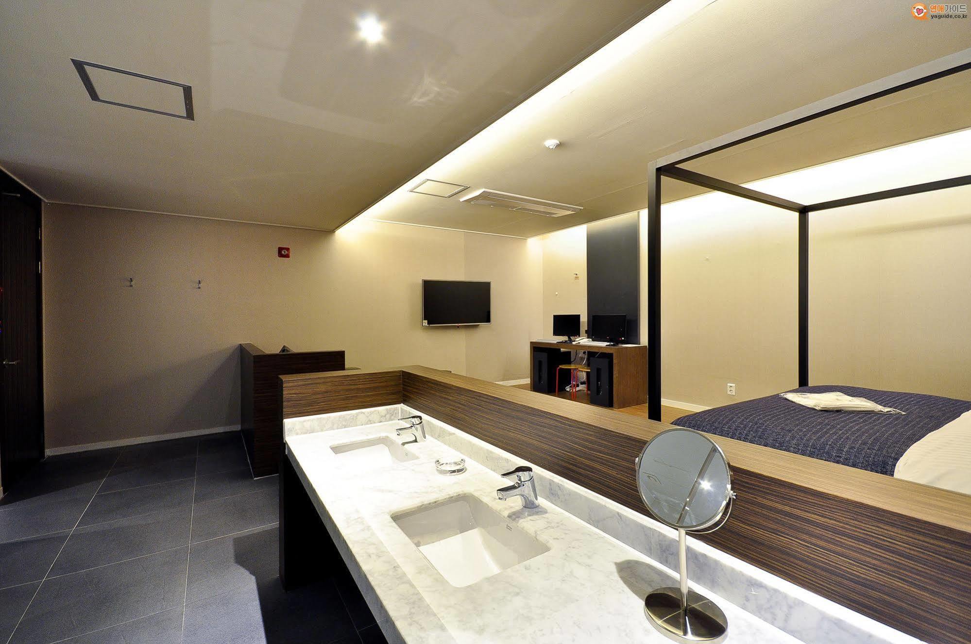 Boutique H Hotel Daegu Ngoại thất bức ảnh